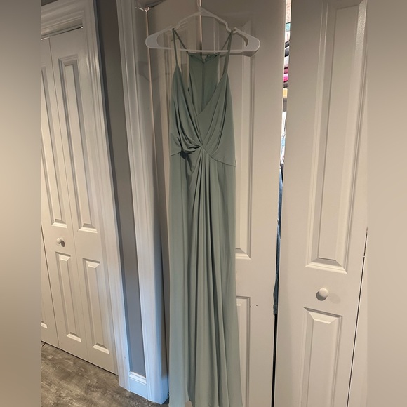 Sage green long formal dress - Picture 5 of 10